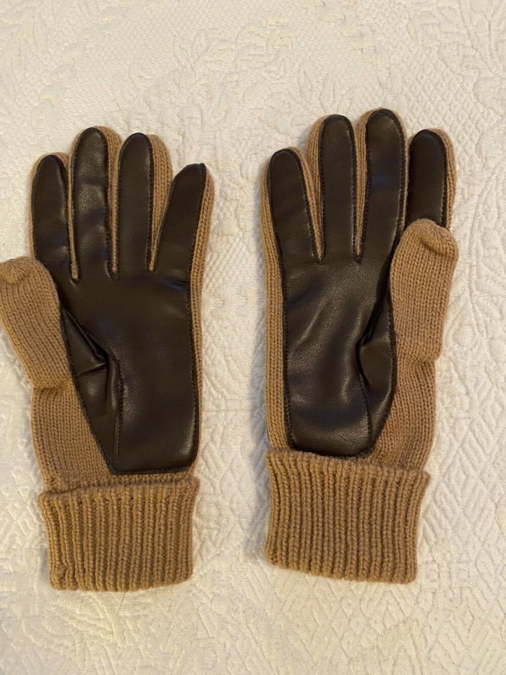 Bown/Tan Woman's Gloves